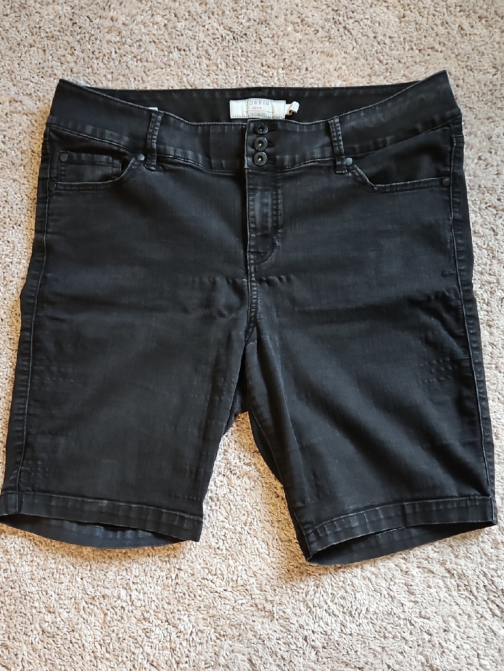 torrid Black Mid-Rise Jegging Bermuda Shorts